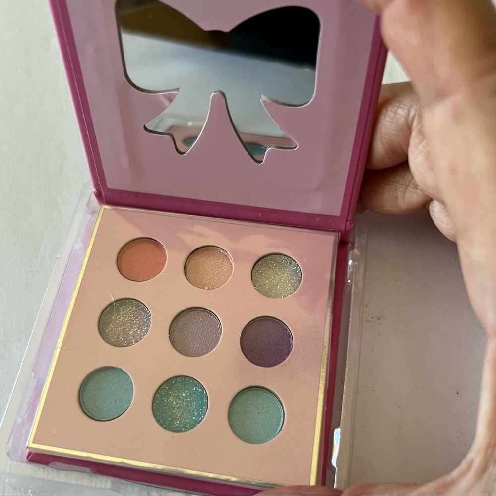 ISCREAM BEAUTIFUL BOWS GLITTER EYESHADOW PALLET NEW